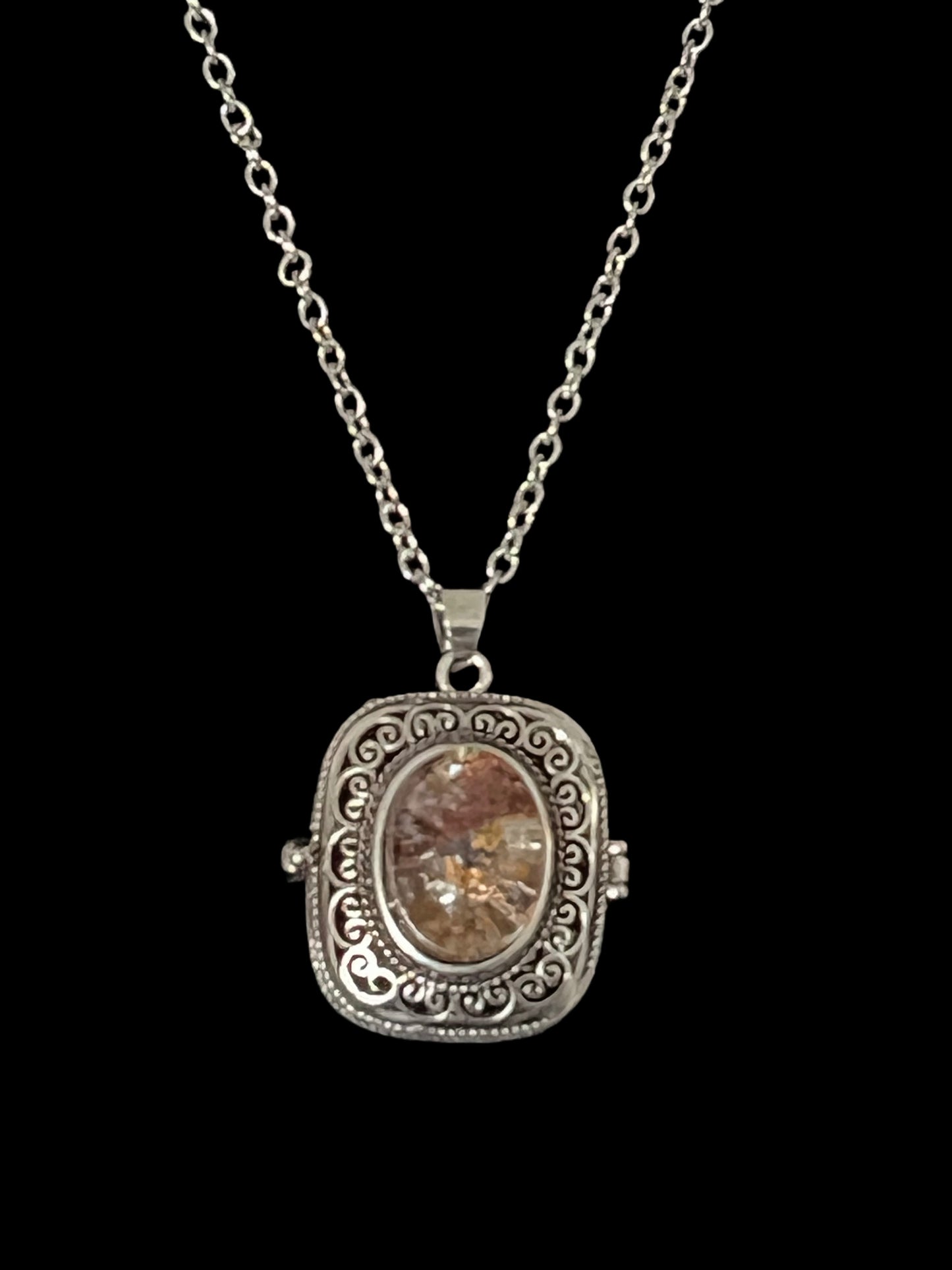 Necklace Garden quartz locket