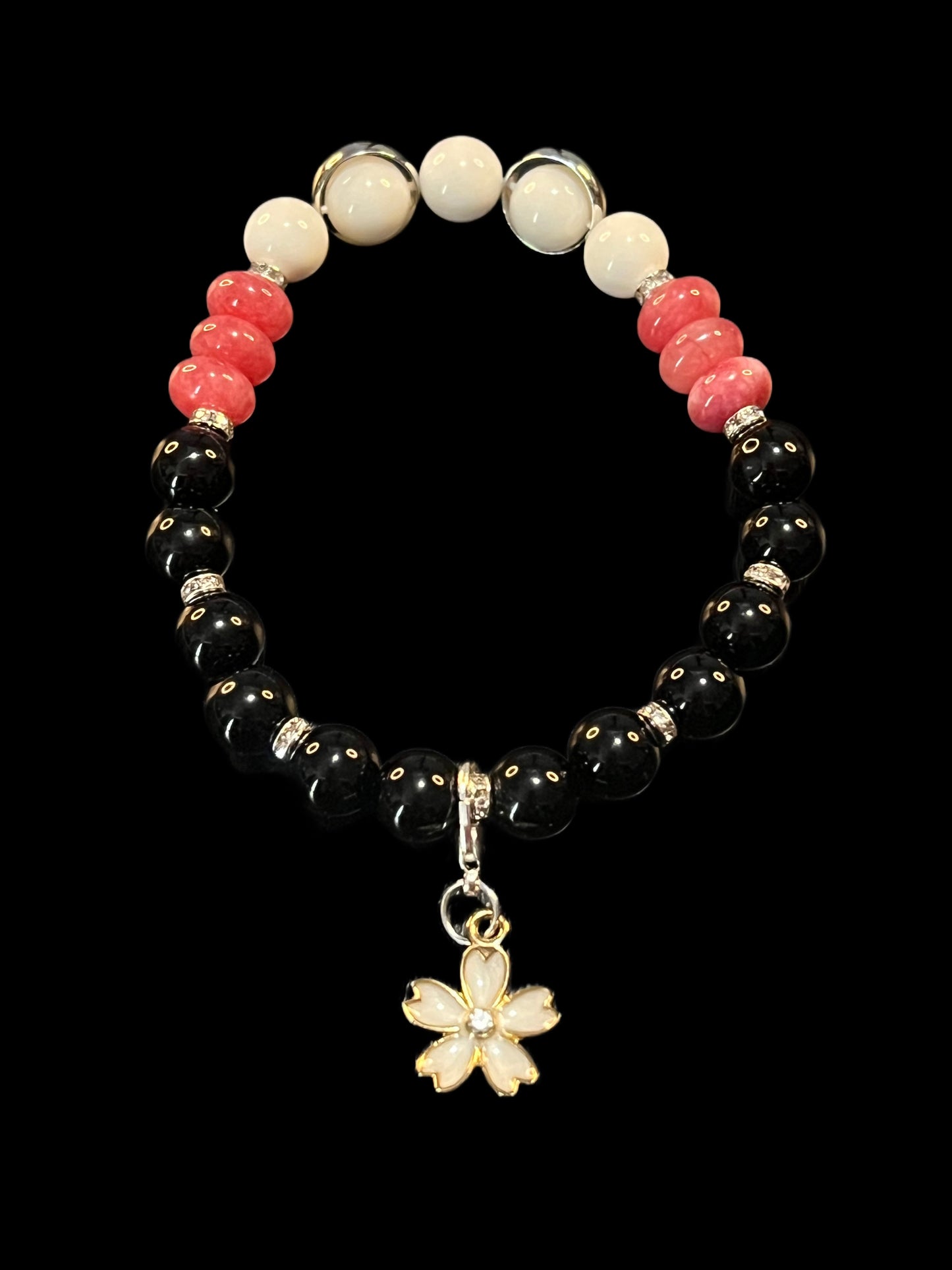 White Tridacea Shell & Black Onyx bracelet